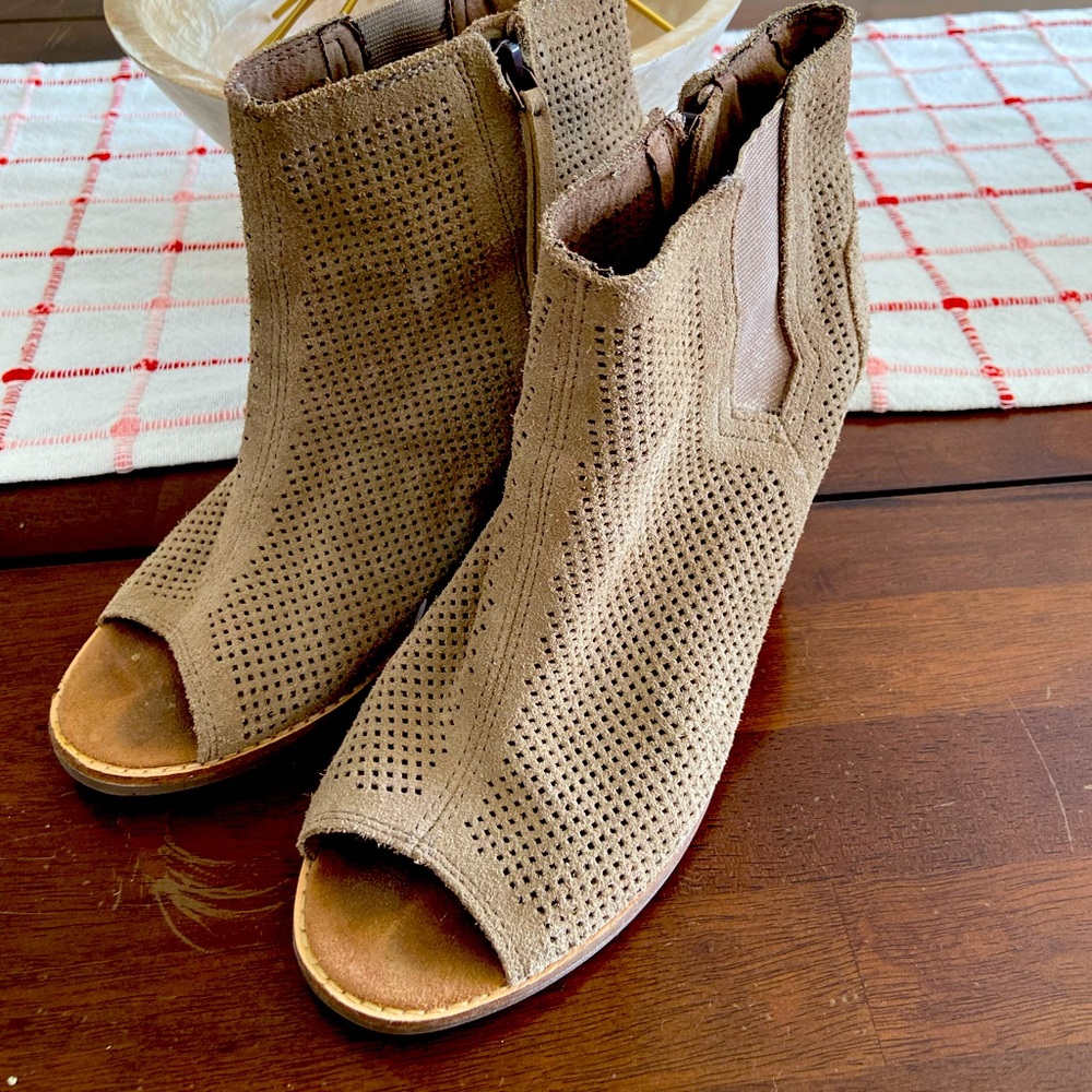⬇️Toms Bootie Sandals- Marked Down